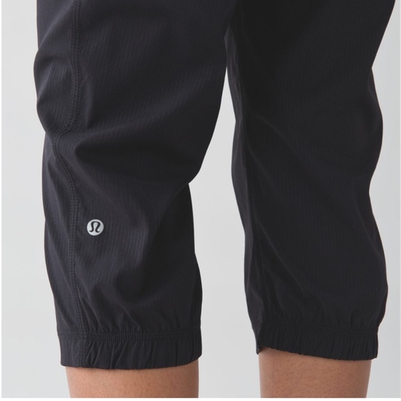 Lululemon Studio Crop II - Picture 5 of 6